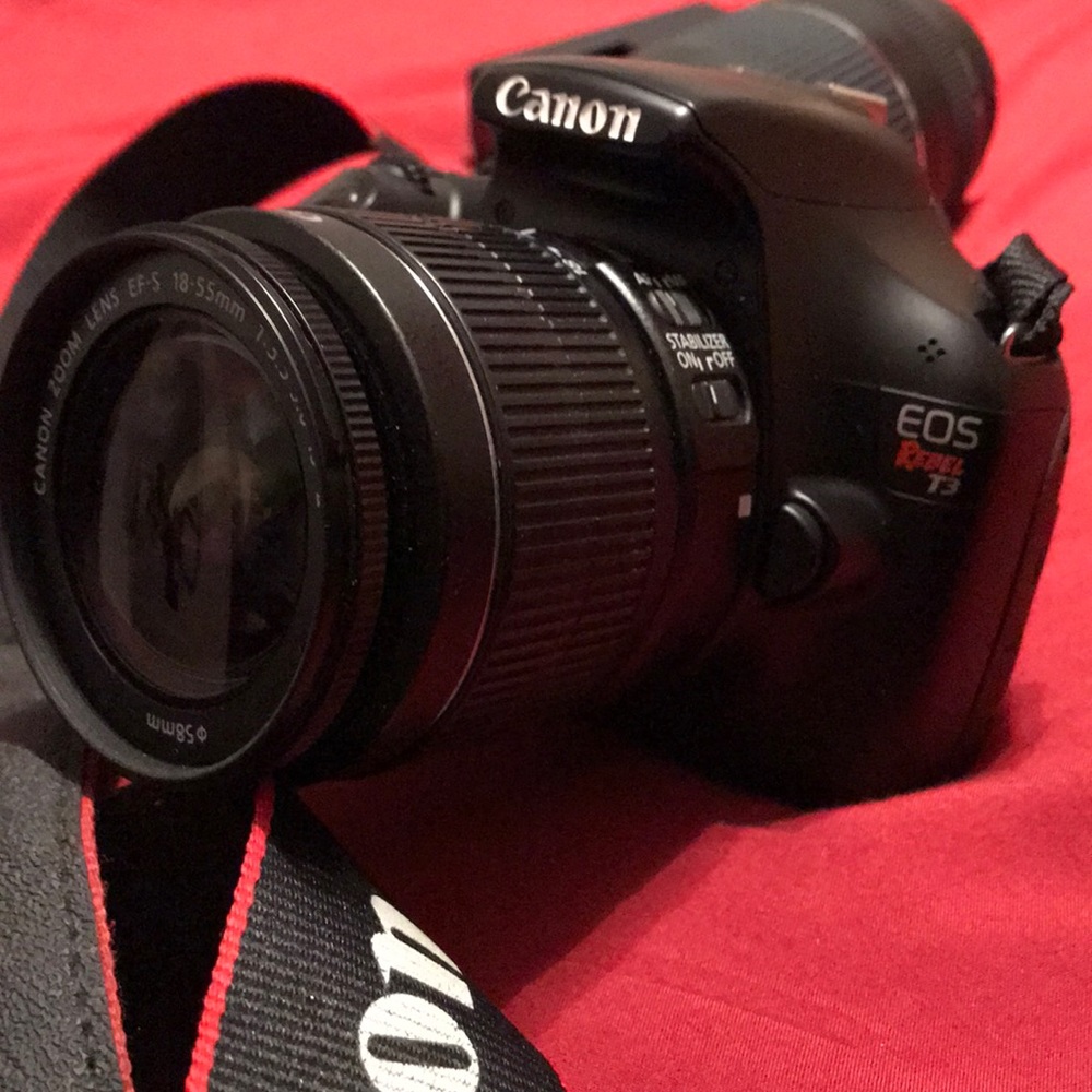 Perfect  condition canon rebel t3 - Picture 2 of 8